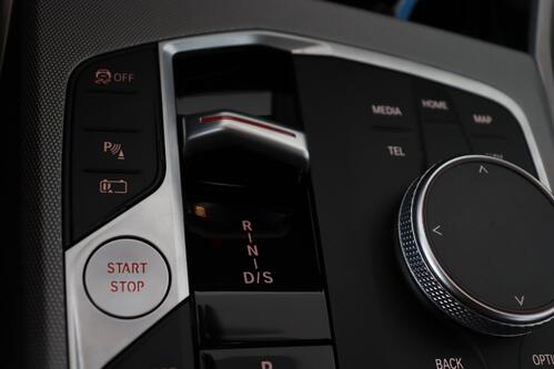 BMW 330  e iA xDrive  PHEV + GPS + CARPLAY + CAMERA + PDC + CRUISE + ALU 