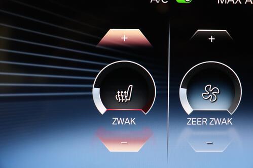 BMW 330  e iA xDrive  PHEV + GPS + CARPLAY + CAMERA + PDC + CRUISE + ALU 