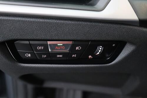 BMW 330  e iA xDrive  PHEV + GPS + CARPLAY + CAMERA + PDC + CRUISE + ALU 