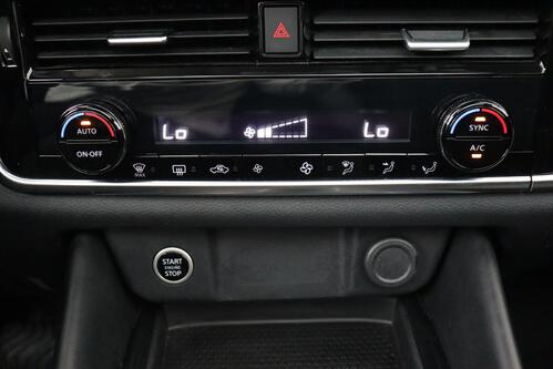 NISSAN Qashqai N-CONNECTA 1.3 DIG-T MHEV + A/T + GPS + CARPLAY + CAMERA + PDC + PANO DAK + CRUISE(ACC) + ALU 