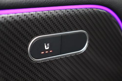 MERCEDES-BENZ GLB 200 iA AMG-LINE + 7PL. + GPS + CAMERA + PDC + CRUISE + PANO + LEDER/ALCANTARA + ALU 