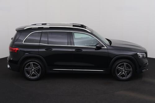 MERCEDES-BENZ GLB 200 iA AMG-LINE + 7PL. + GPS + CAMERA + PDC + CRUISE + PANO + LEDER/ALCANTARA + ALU 
