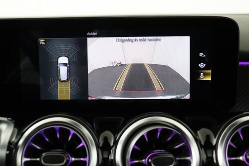 MERCEDES-BENZ GLB 200 iA AMG-LINE + 7PL. + GPS + CAMERA + PDC + CRUISE + PANO + LEDER/ALCANTARA + ALU 