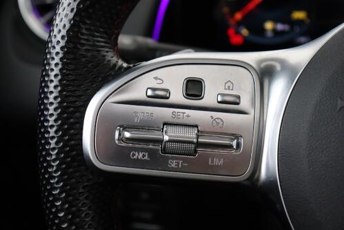 MERCEDES-BENZ GLB 200 iA AMG-LINE + 7PL. + GPS + CAMERA + PDC + CRUISE + PANO + LEDER/ALCANTARA + ALU 