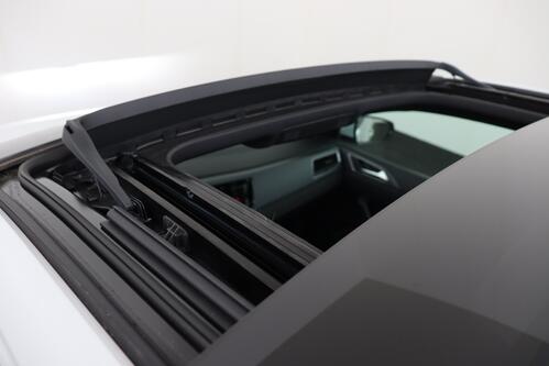 VOLKSWAGEN Polo 1.0 TSI DSG R-LINE + CARPLAY + GPS + CAMERA + PDC + CRUISE (ACC) + SCHUIFDAK + ALU 17