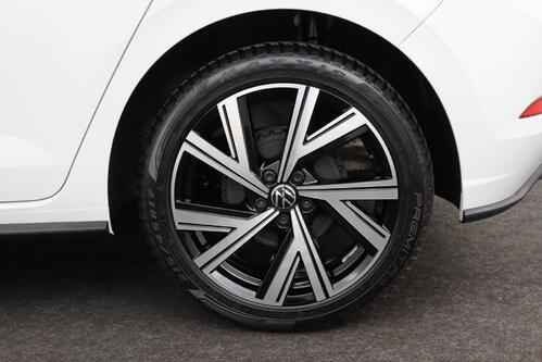 VOLKSWAGEN Polo 1.0 TSI DSG R-LINE + CARPLAY + GPS + CAMERA + PDC + CRUISE (ACC) + SCHUIFDAK + ALU 17