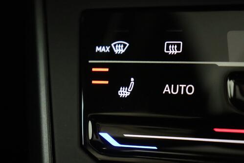 VOLKSWAGEN Polo 1.0 TSI DSG R-LINE + CARPLAY + GPS + CAMERA + PDC + CRUISE (ACC) + SCHUIFDAK + ALU 17