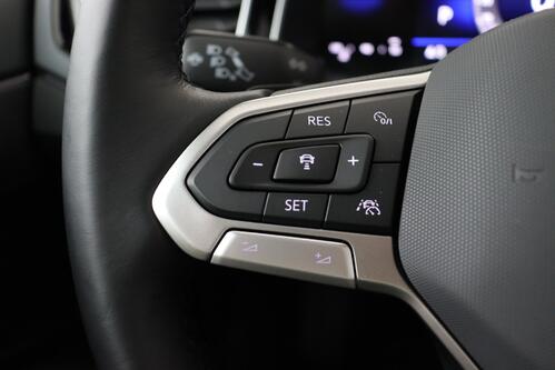 VOLKSWAGEN Polo 1.0 TSI DSG R-LINE + CARPLAY + GPS + CAMERA + PDC + CRUISE (ACC) + SCHUIFDAK + ALU 17