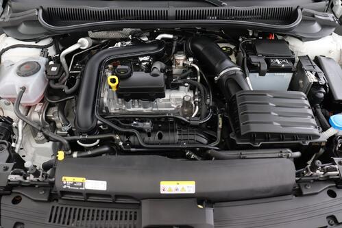 VOLKSWAGEN Polo 1.0 TSI DSG R-LINE + CARPLAY + GPS + CAMERA + PDC + CRUISE (ACC) + SCHUIFDAK + ALU 17