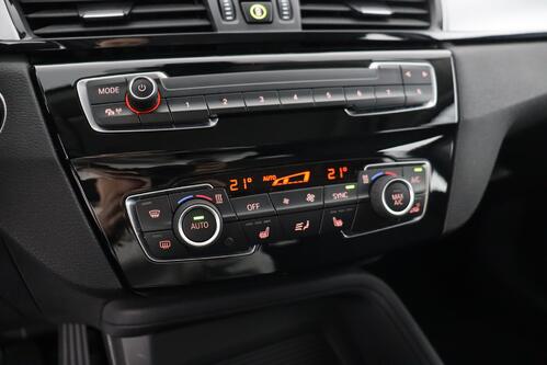 BMW X1  xDrive25e iA  + GPS + PDC + CRUISE + PANO DAK + ALU 