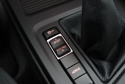 BMW X1  xDrive25e iA  + GPS + PDC + CRUISE + PANO DAK + ALU 