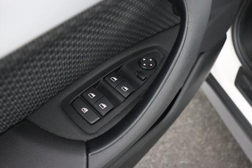 BMW X1  xDrive25e iA  + GPS + PDC + CRUISE + PANO DAK + ALU 