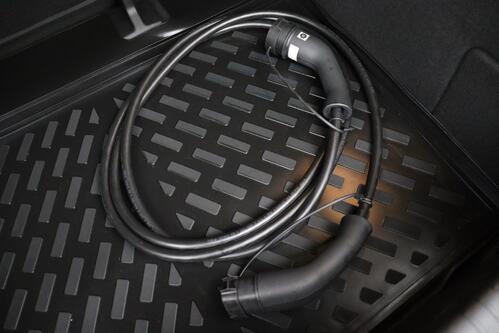 RENAULT Megane E-Tech TECHNO 40 kWh + A/T + GPS + CARPLAY + CAMERA + PDC + CRUISE(ACC) + ALU