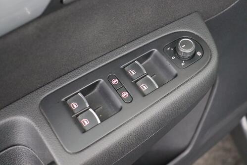 VOLKSWAGEN Sharan  COMFORTLINE 1.4TSI DSG + 7PL. + GPS + PDC + ALU 