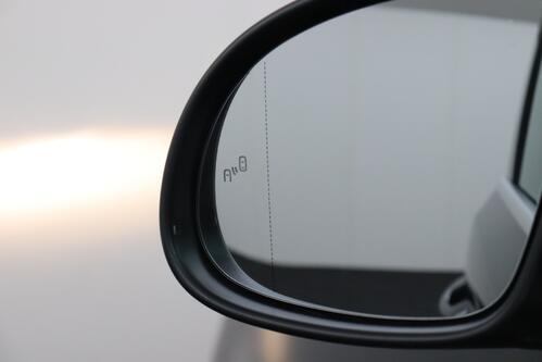 VOLKSWAGEN Sharan  COMFORTLINE 1.4TSI DSG + 7PL. + GPS + PDC + ALU 