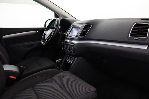VOLKSWAGEN Sharan  COMFORTLINE 1.4TSI DSG + 7PL. + GPS + PDC + ALU 