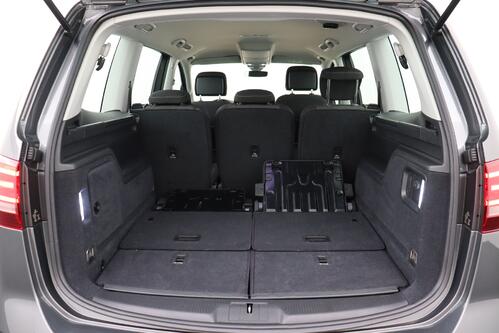 VOLKSWAGEN Sharan  COMFORTLINE 1.4TSI DSG + 7PL. + GPS + PDC + ALU 