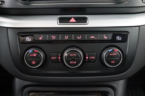 VOLKSWAGEN Sharan  COMFORTLINE 1.4TSI DSG + 7PL. + GPS + PDC + ALU 