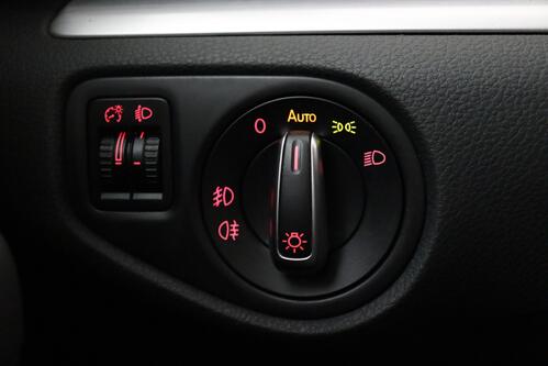 VOLKSWAGEN Sharan  COMFORTLINE 1.4TSI DSG + 7PL. + GPS + PDC + ALU 