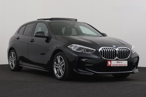 BMW 118  M-SPORT iA STEPTRONIC + GPS + CARPLAY + CAMERA + PDC + PANO DAK + CRUISE + ALU 