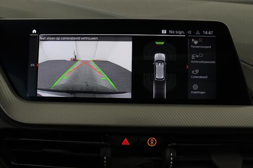 BMW 118  M-SPORT iA STEPTRONIC + GPS + CARPLAY + CAMERA + PDC + PANO DAK + CRUISE + ALU 