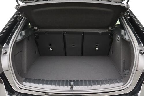 BMW 118  M-SPORT iA STEPTRONIC + GPS + CARPLAY + CAMERA + PDC + PANO DAK + CRUISE + ALU 