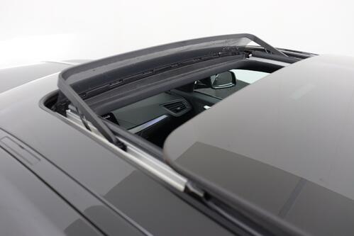 BMW 118  M-SPORT iA STEPTRONIC + GPS + CARPLAY + CAMERA + PDC + PANO DAK + CRUISE + ALU 