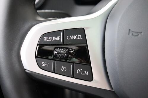 BMW 118  iA M -SPORT  STEPTRONIC + GPS + CARPLAY + CAMERA + PDC + HALF/LEDER + CRUISE + PANO DAK + ALU 