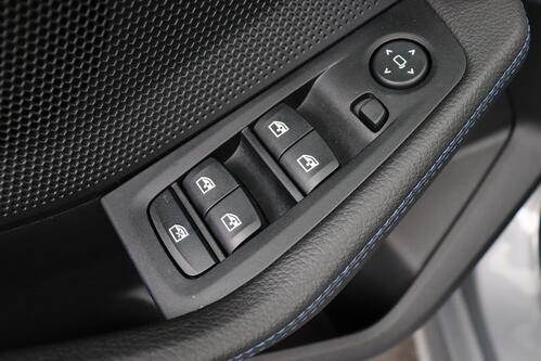 BMW 118  iA M -SPORT  STEPTRONIC + GPS + CARPLAY + CAMERA + PDC + HALF/LEDER + CRUISE + PANO DAK + ALU 