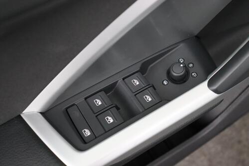 AUDI Q3 35 2.0 TDI S-TRONIC BUSINESS EDITION + GPS + PDC + ALU 17