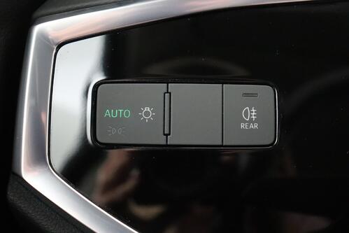 AUDI Q3 35 2.0 TDI S-TRONIC BUSINESS EDITION + GPS + PDC + ALU 17