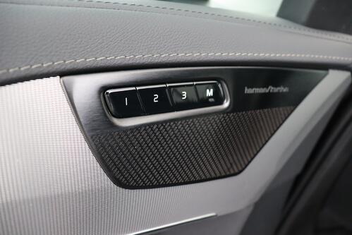 VOLVO XC90 RECHARGE 2.0 T8 PLUS BRIGHTGEARTRONIC + 7PL. + LEDER + CARPLAY + PANO + CAMERA + PDC + CRUISE + ALU 21