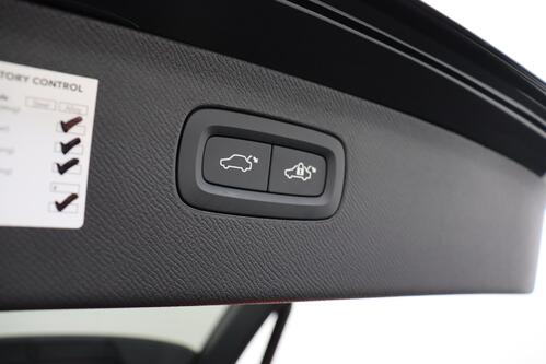 VOLVO XC90 RECHARGE 2.0 T8 PLUS BRIGHTGEARTRONIC + 7PL. + LEDER + CARPLAY + PANO + CAMERA + PDC + CRUISE + ALU 21