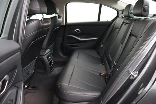 BMW 320 DA ADVANTAGE PACK BUSINESS + CARPLAY + GPS + CAMERA + PDC + CRUISE + LEDER + ALU 