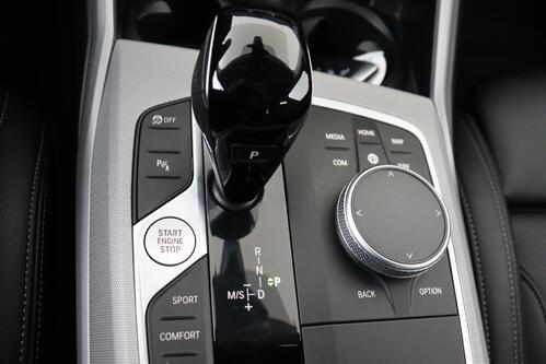 BMW 320 DA ADVANTAGE PACK BUSINESS + CARPLAY + GPS + CAMERA + PDC + CRUISE + LEDER + ALU 