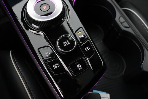 KIA Sportage GT-LINE  1.6 T-GDI  7DCT MHEV  + A/T + GPS + CARPLAY + LEDER /ALCANTARA + CAMERA + PDC + CRUISE (ACC) + ALU 19 + TREKHAAK 