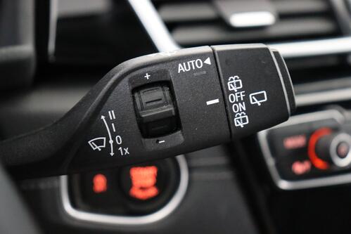 BMW 218 iA GRAN TOURER LUXURY LINE + CARPLAY + GPS + PDC + LEDER + ALU 