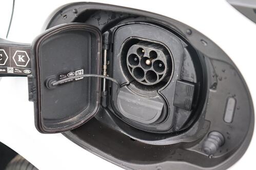 LAND ROVER Range Rover Evoque 1.5 PHEV + GPS + CAMERA + PDC + LEDER + CRUISE + ALU 18 + TREKHAAK 