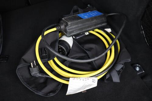 LAND ROVER Range Rover Evoque 1.5 PHEV + GPS + CAMERA + PDC + LEDER + CRUISE + ALU 18 + TREKHAAK 