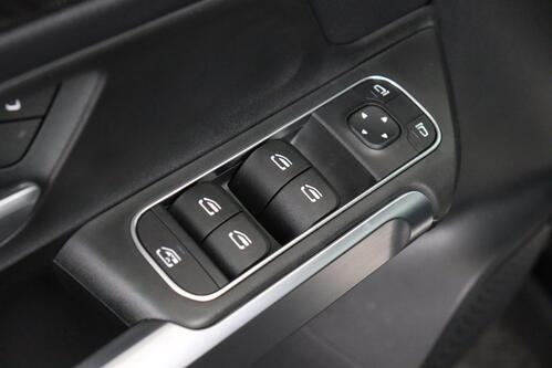 MERCEDES-BENZ GLB 180  AMG-Line dA + LEDER + PDC + CRUISE + ALU 