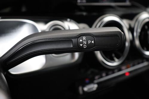 MERCEDES-BENZ GLB 180  AMG-Line dA + LEDER + PDC + CRUISE + ALU 