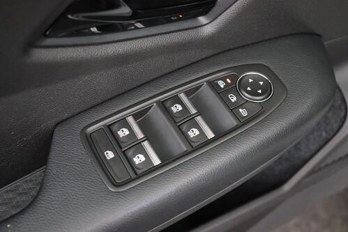 RENAULT Megane E-Tech TECHNO 40 kWh + A/T + CARPLAY + CAMERA + PDC + CRUISE + ALU