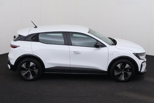 RENAULT Megane E-Tech TECHNO 40 kWh + A/T + CARPLAY + CAMERA + PDC + CRUISE + ALU