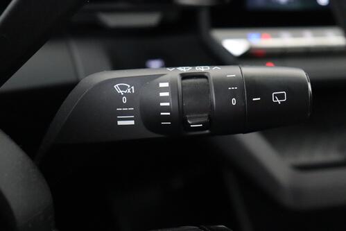 RENAULT Megane E-Tech TECHNO 40 kWh + A/T + CARPLAY + CAMERA + PDC + CRUISE + ALU