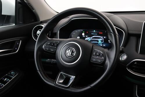MG HS LUXURY 1.5 TGI + GPS + LEDER + CARPLAY + CAMERA + PDC + CRUISE + PANO DAK + ALU 18
