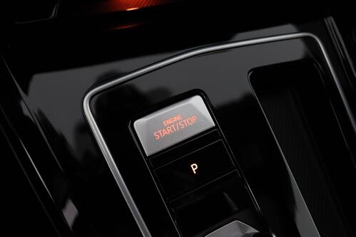 VOLKSWAGEN Golf GTI 2.0 TSI DSG FACELIFT + GPS + CARPLAY + CAMERA + PDC + OPEN DAK + CRUISE(ACC) + alu 