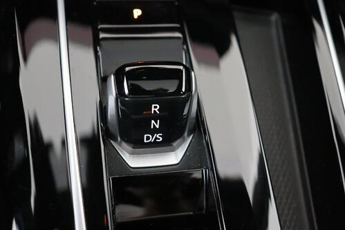 VOLKSWAGEN Golf GTI 2.0 TSI DSG FACELIFT  + CARPLAY + GPS + CAMERA + PDC + CRUISE (ACC) + ALU 