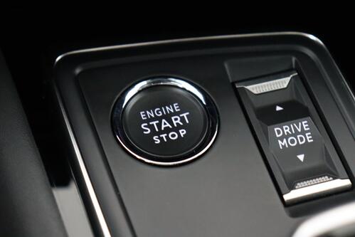 PEUGEOT 508 ALLURE PACK 1.2 PURETECH  EAT8 + A/T + GPS + CARPLAY + CAMERA + PDC + CRUISE + HALF/LEDER + ALU 