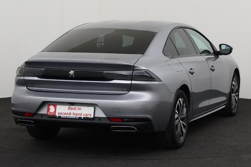 PEUGEOT 508 ALLURE PACK 1.2 PURETECH  EAT8 + A/T + GPS + CARPLAY + CAMERA + PDC + CRUISE + HALF/LEDER + ALU 