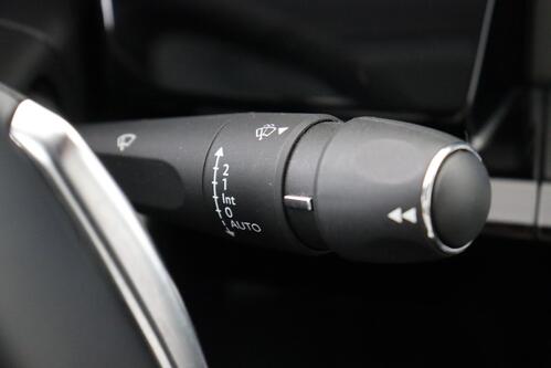 PEUGEOT 508 ALLURE PACK 1.2 PURETECH  EAT8 + A/T + GPS + CARPLAY + CAMERA + PDC + CRUISE + HALF/LEDER + ALU 